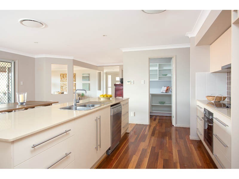 31 Rise Place, Moggill QLD 4070