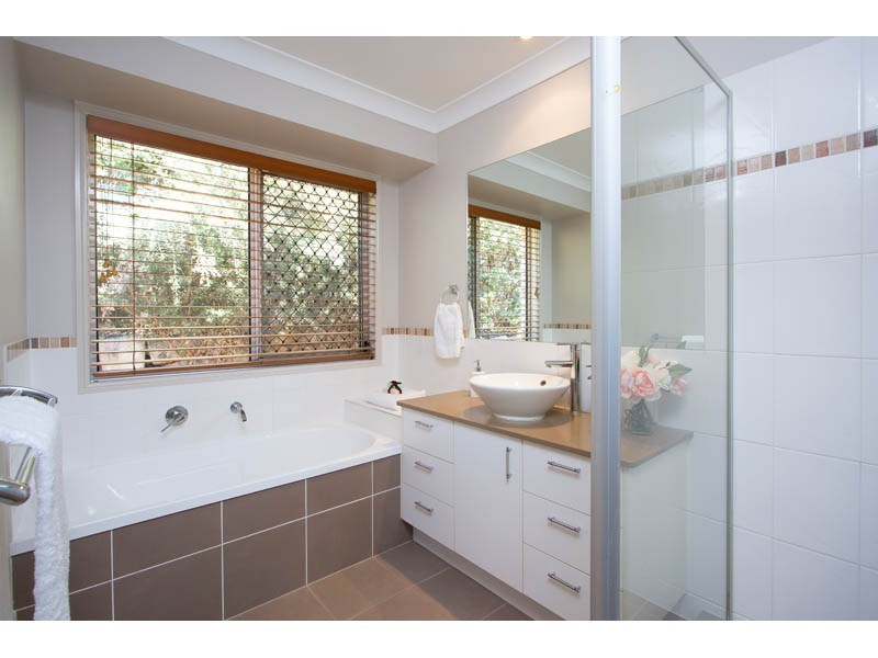 31 Rise Place, Moggill QLD 4070