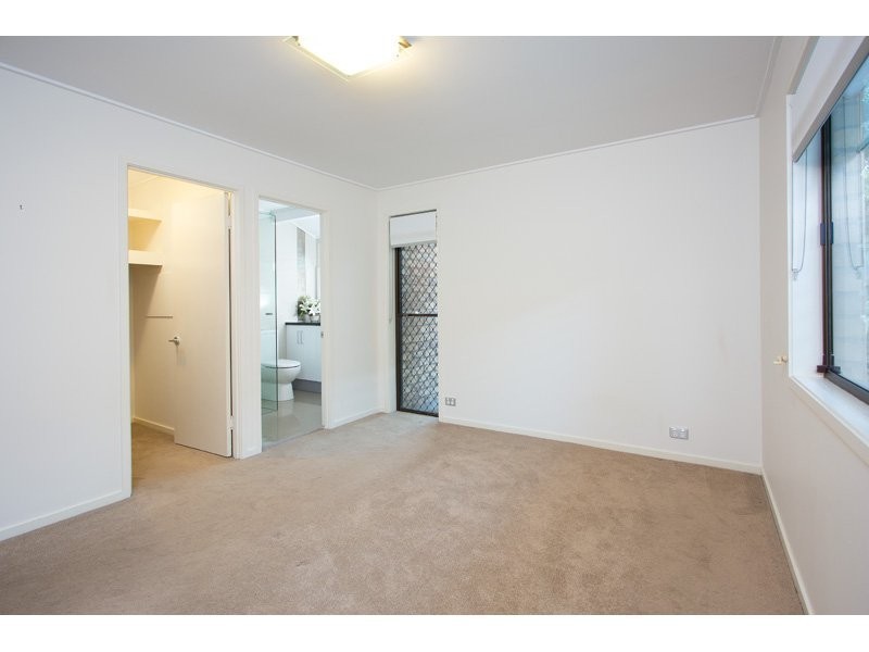 28 Appin Street, Kenmore QLD 4069