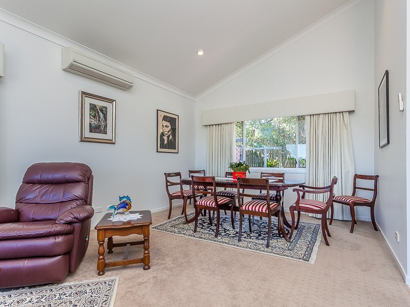 44 Candlebark Crescent, Chapel Hill QLD 4069