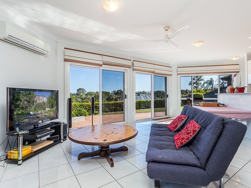 44 Candlebark Crescent, Chapel Hill QLD 4069
