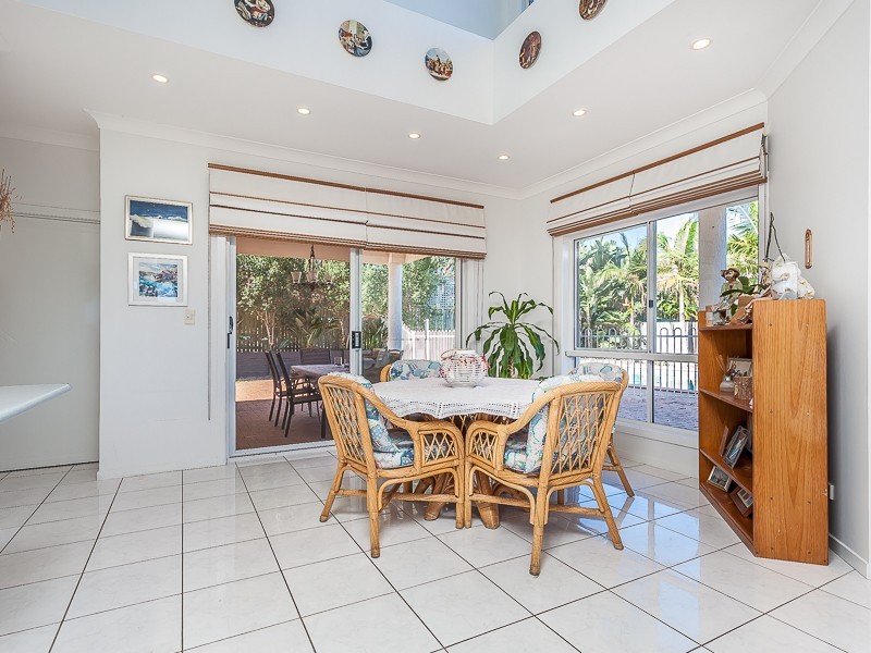 44 Candlebark Crescent, Chapel Hill QLD 4069
