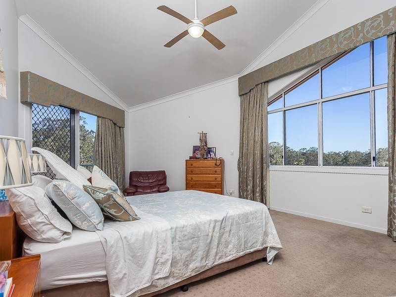 44 Candlebark Crescent, Chapel Hill QLD 4069