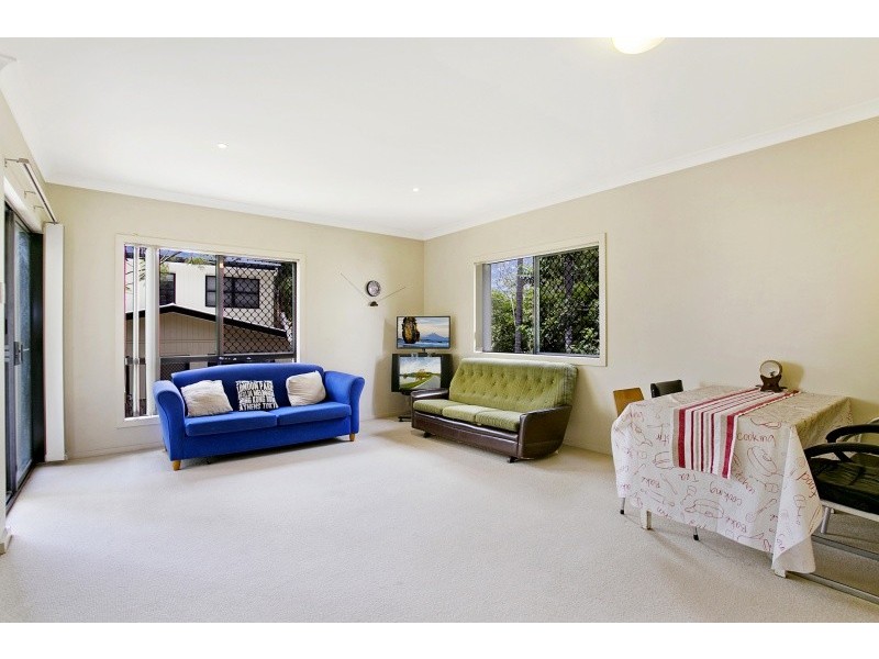 2/36 Warren Street, St Lucia QLD 4067