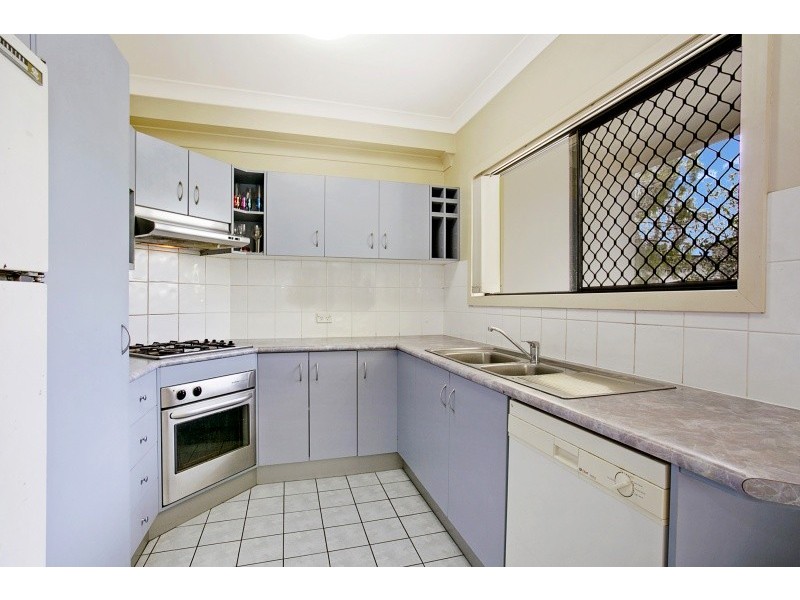 2/36 Warren Street, St Lucia QLD 4067