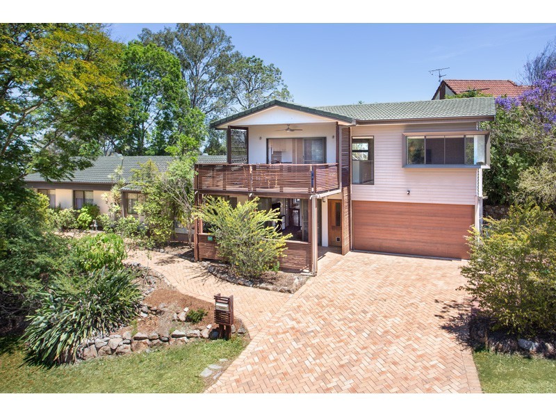 22 Rialanna Street, Kenmore QLD 4069