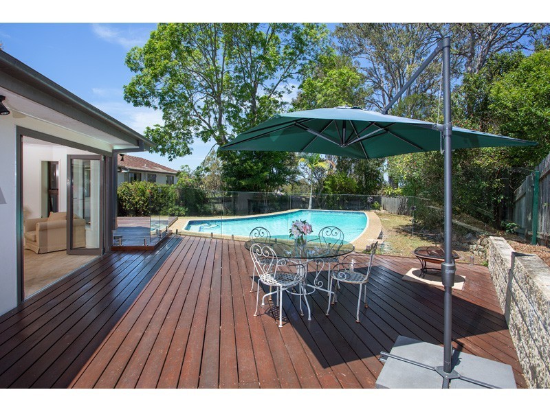 22 Rialanna Street, Kenmore QLD 4069