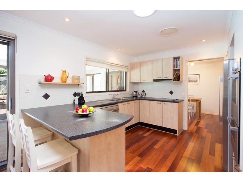 22 Rialanna Street, Kenmore QLD 4069