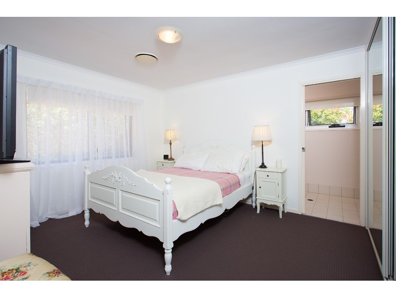 22 Rialanna Street, Kenmore QLD 4069