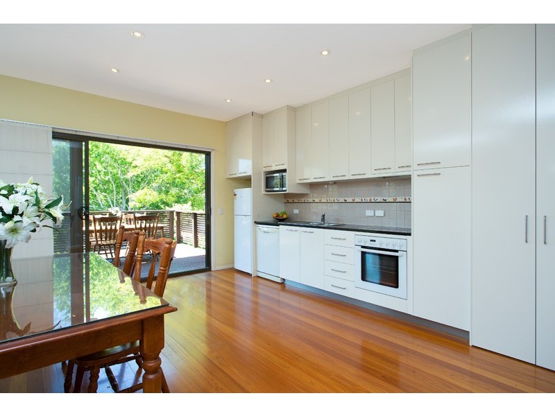 22 Rialanna Street, Kenmore QLD 4069