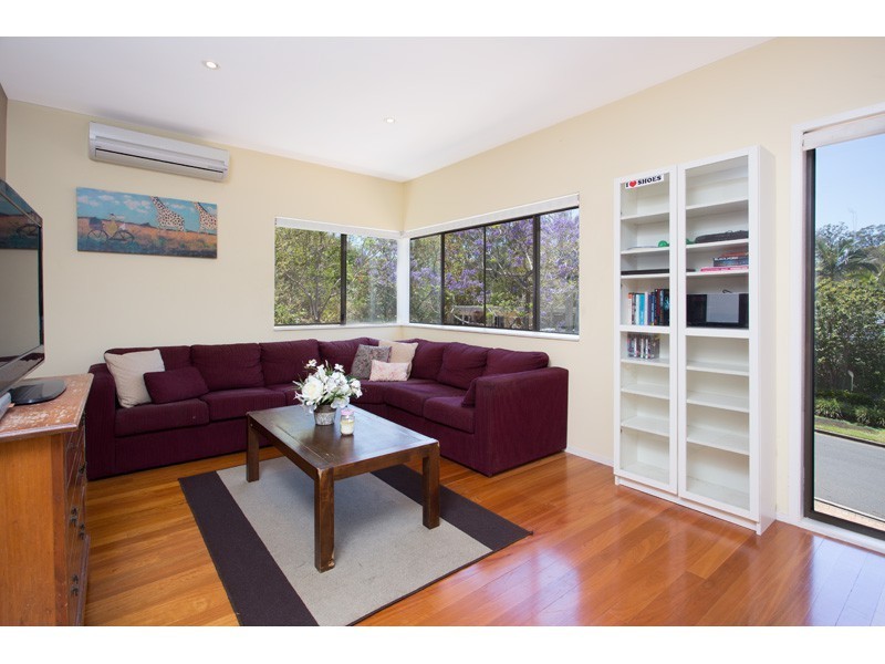 22 Rialanna Street, Kenmore QLD 4069