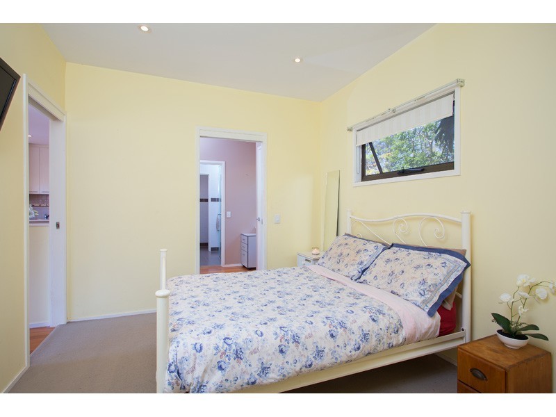 22 Rialanna Street, Kenmore QLD 4069