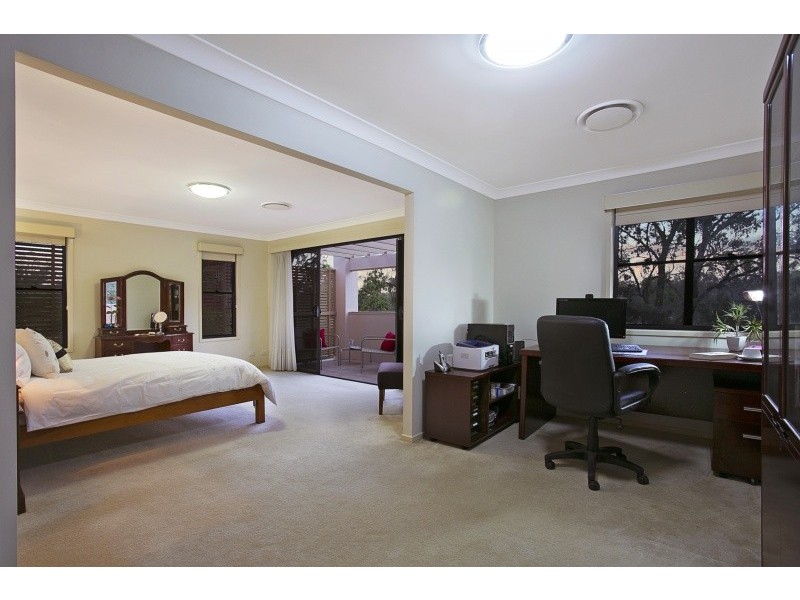 57 Hillside Terrace, St Lucia QLD 4067