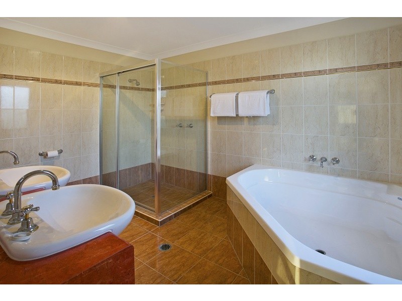 57 Hillside Terrace, St Lucia QLD 4067