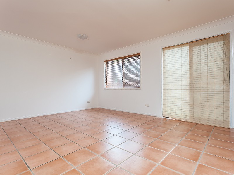 32 Greenford Street, Chapel Hill QLD 4069