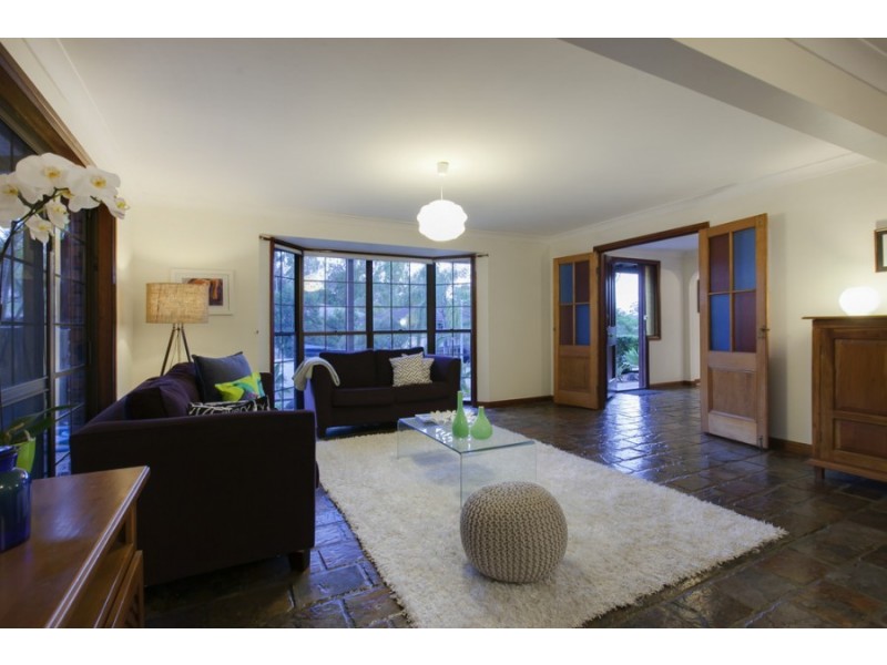 2 Brindabella Street, Chapel Hill QLD 4069