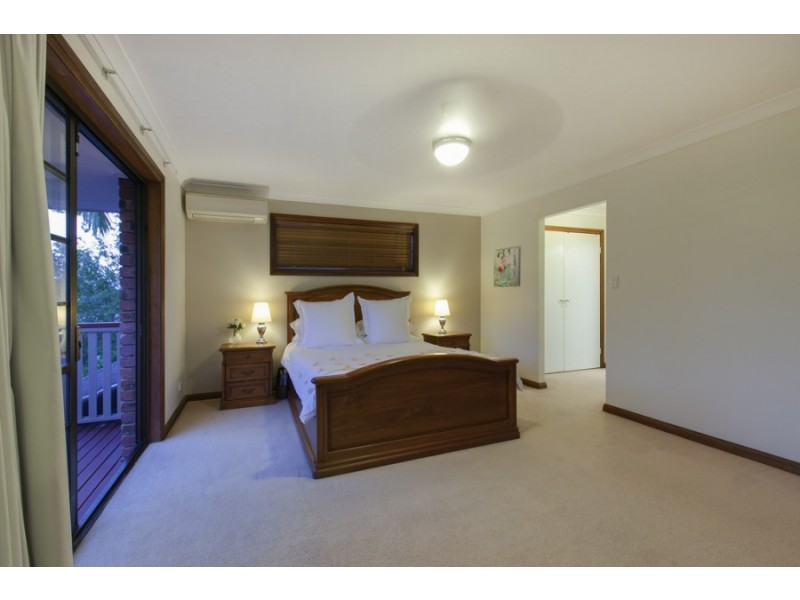 2 Brindabella Street, Chapel Hill QLD 4069