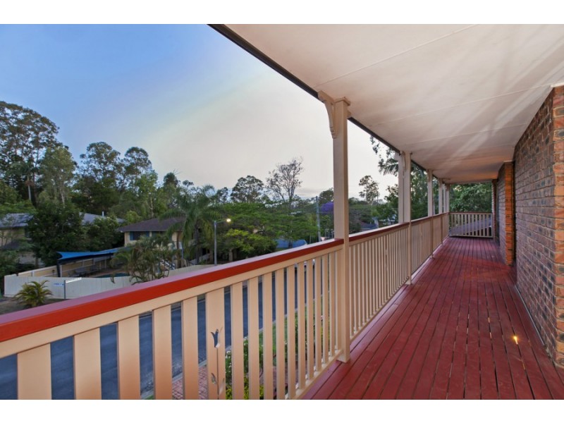 2 Brindabella Street, Chapel Hill QLD 4069