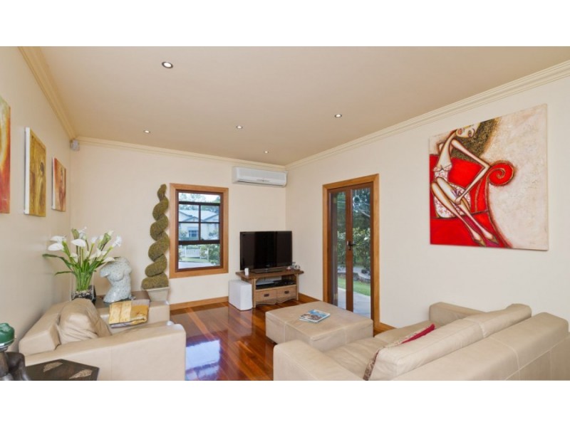 19 Raleigh Parade, Ashgrove QLD 4060