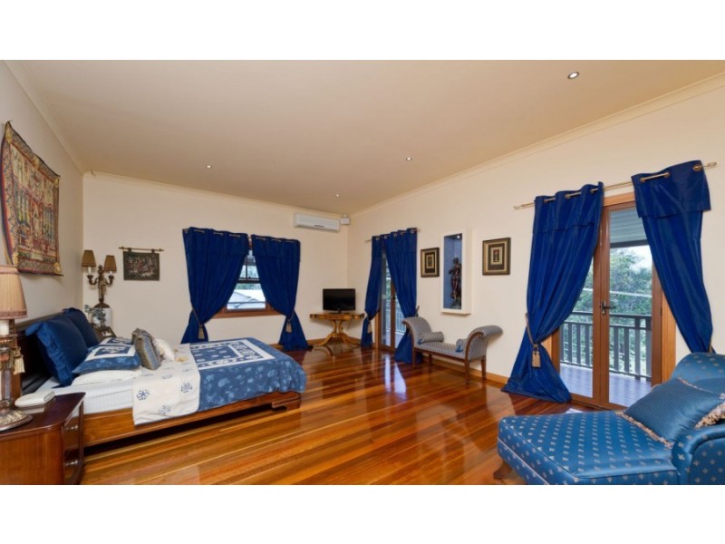 19 Raleigh Parade, Ashgrove QLD 4060