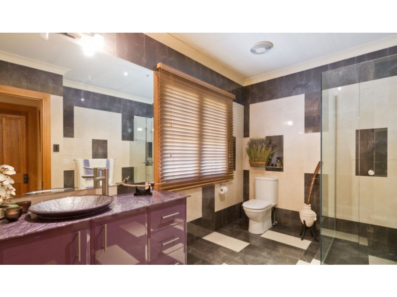 19 Raleigh Parade, Ashgrove QLD 4060