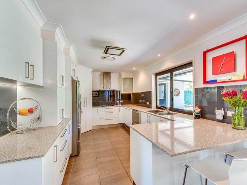 15 Fortrose Street, Kenmore QLD 4069