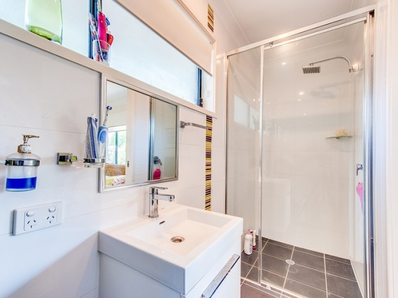 15 Fortrose Street, Kenmore QLD 4069