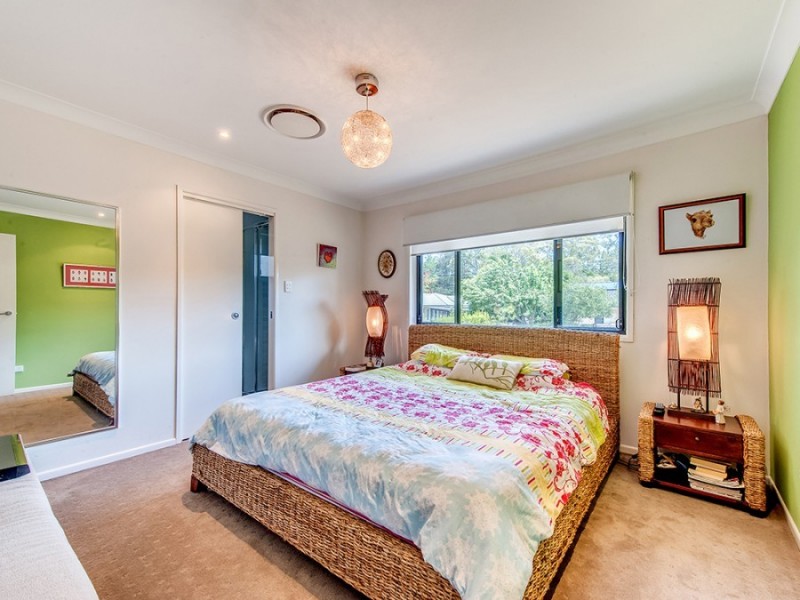 15 Fortrose Street, Kenmore QLD 4069