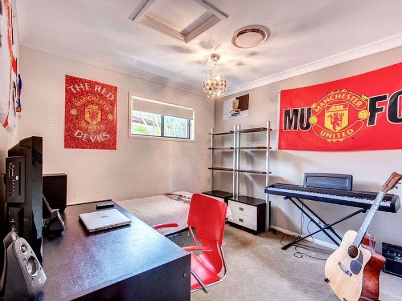 15 Fortrose Street, Kenmore QLD 4069