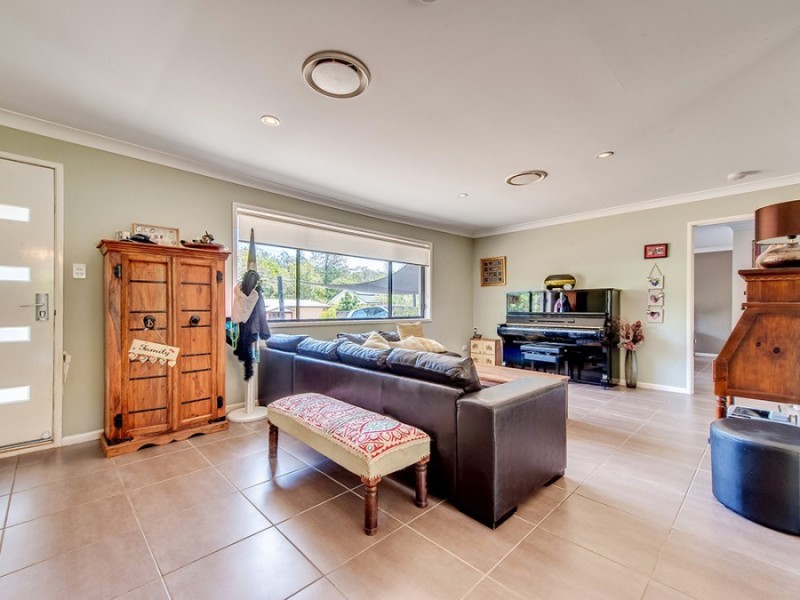 15 Fortrose Street, Kenmore QLD 4069