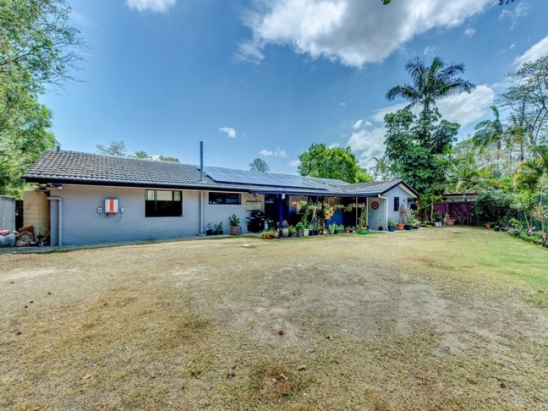 15 Fortrose Street, Kenmore QLD 4069