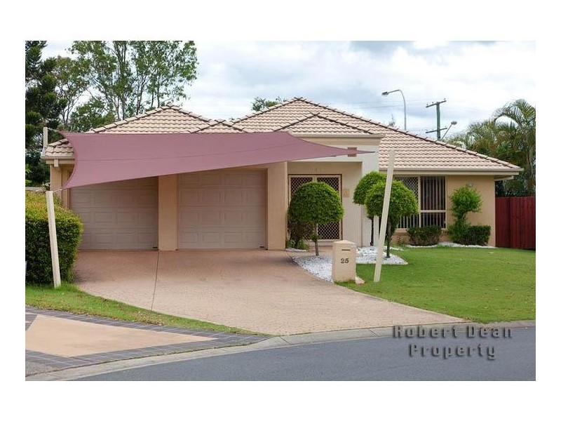 25 Lakeside Circuit, Sinnamon Park QLD 4073