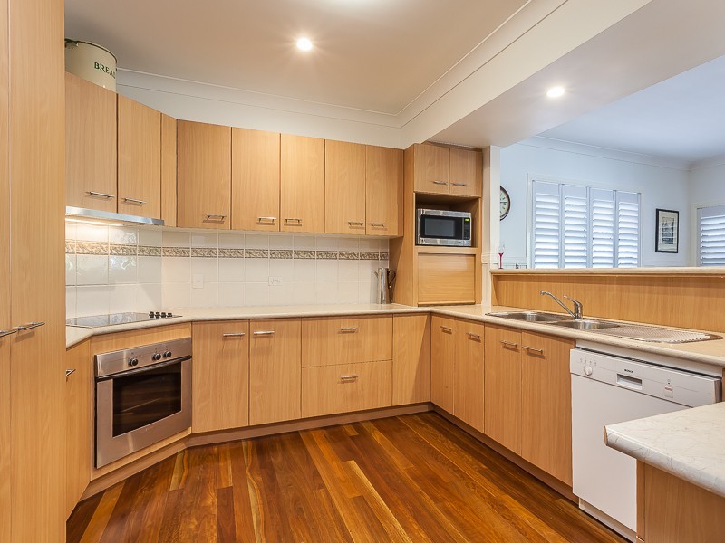 42 Carey Street, Bardon QLD 4065