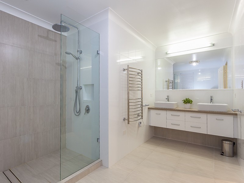 42 Carey Street, Bardon QLD 4065