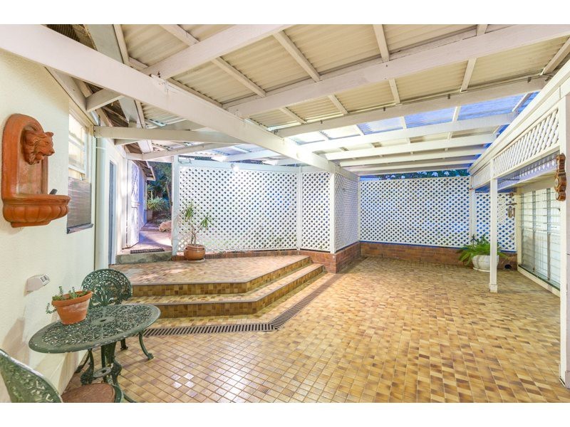 18 Arinya Road, Ashgrove QLD 4060