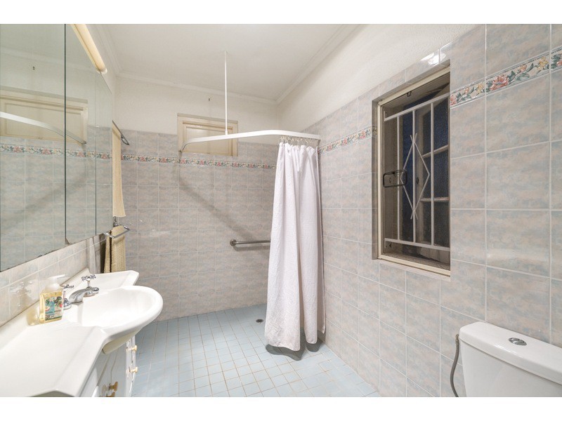 18 Arinya Road, Ashgrove QLD 4060