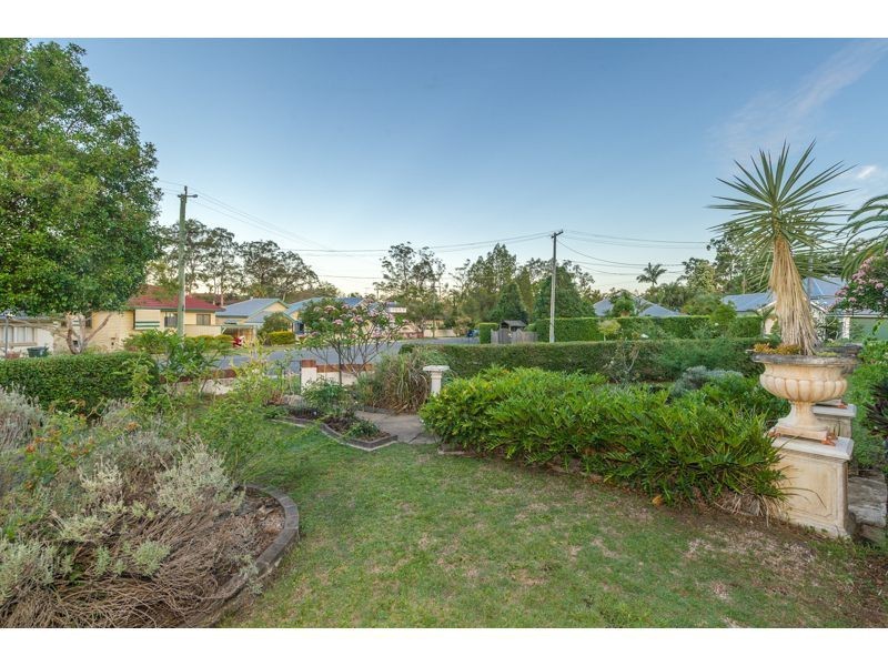 18 Arinya Road, Ashgrove QLD 4060