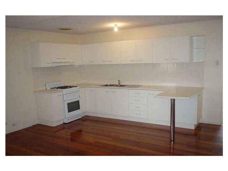2/15 Cedar Street, Greenslopes QLD 4120
