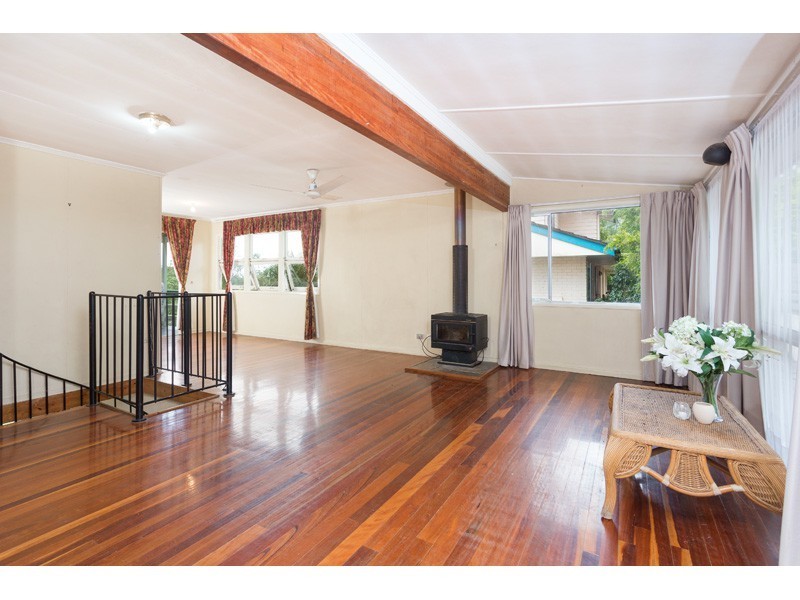 207 Chapel Hill Road, Chapel Hill QLD 4069