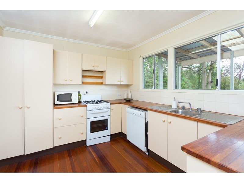 207 Chapel Hill Road, Chapel Hill QLD 4069