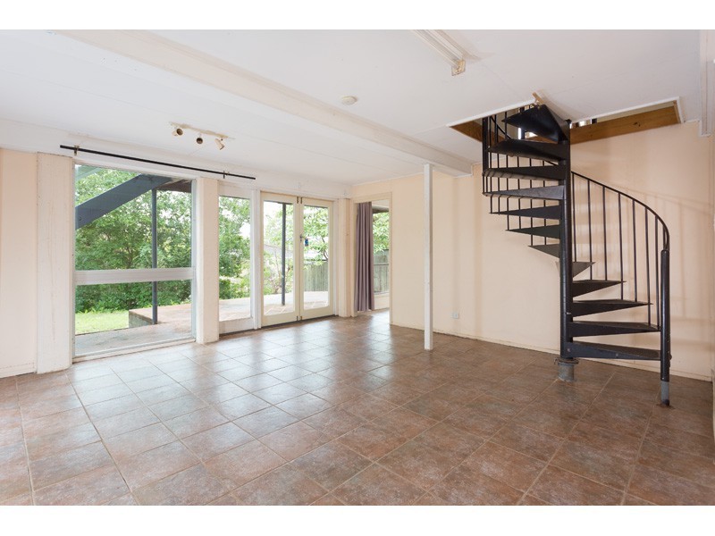 207 Chapel Hill Road, Chapel Hill QLD 4069