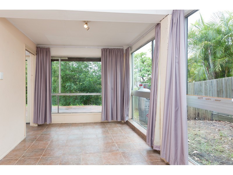 207 Chapel Hill Road, Chapel Hill QLD 4069