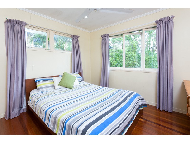 207 Chapel Hill Road, Chapel Hill QLD 4069