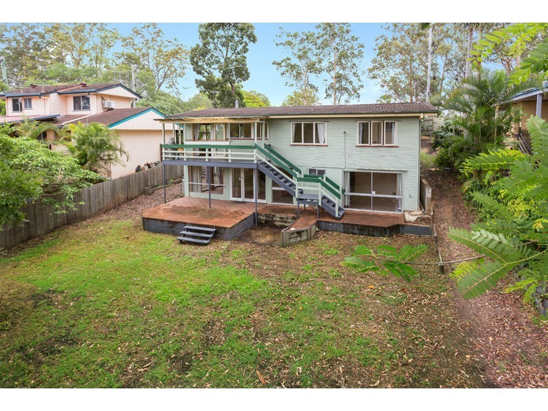 207 Chapel Hill Road, Chapel Hill QLD 4069