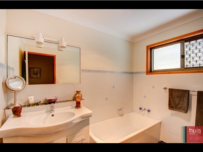 24 Helemon St, Belmont QLD 4153