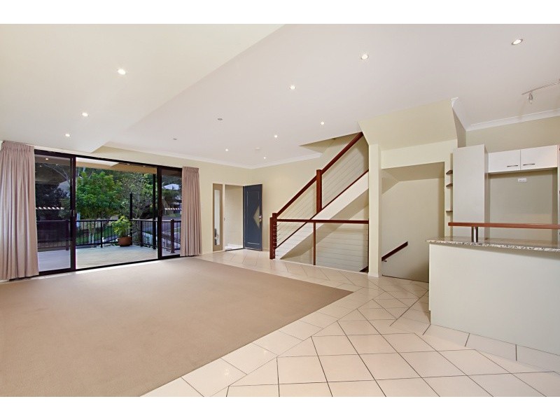 26 Woodstock Avenue, Taringa QLD 4068