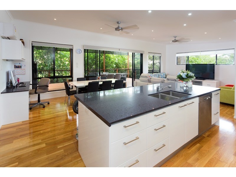 165 Chapel Hill Road, Chapel Hill QLD 4069