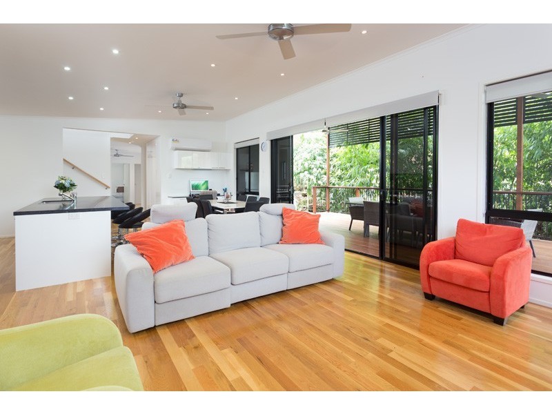 165 Chapel Hill Road, Chapel Hill QLD 4069