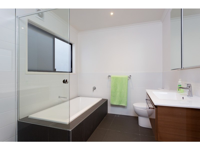 165 Chapel Hill Road, Chapel Hill QLD 4069