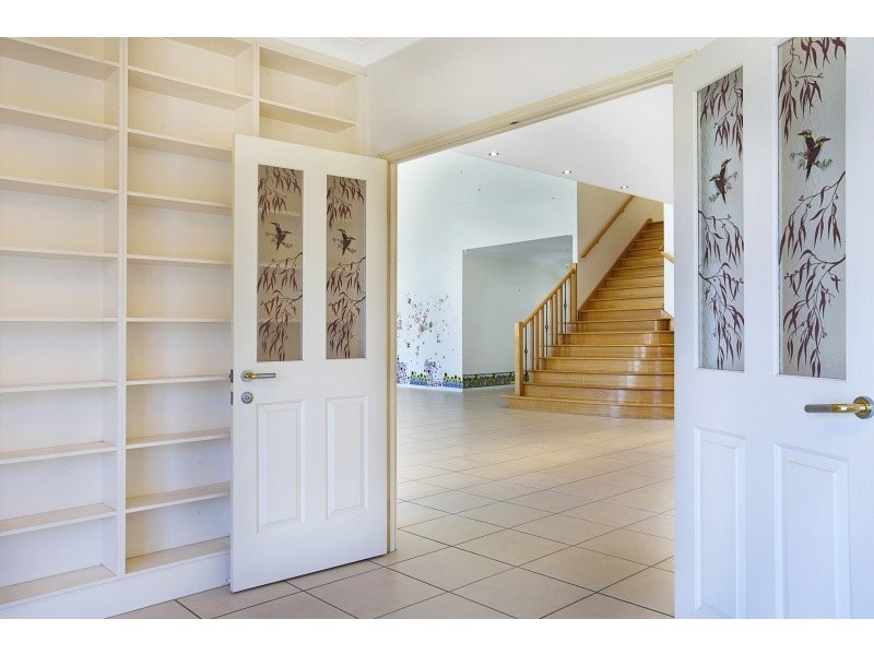 175 Hawkesbury Road, Moggill QLD 4070